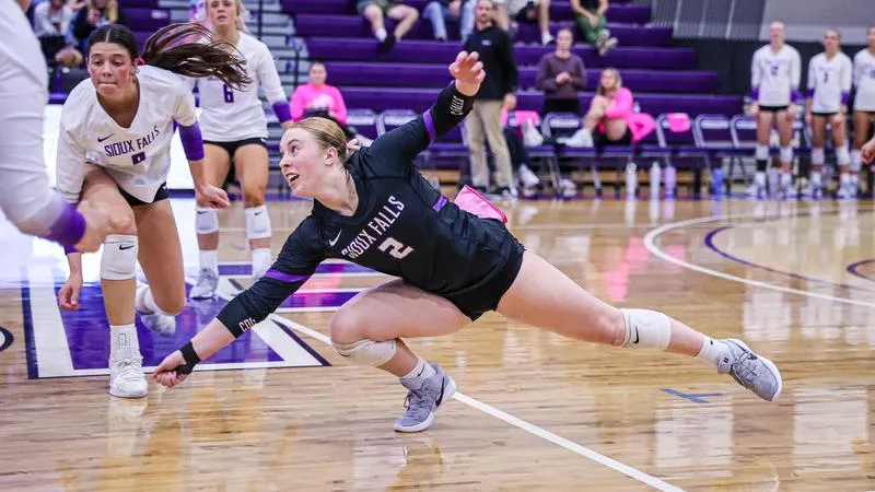 Cougars Sweep MSU Moorhead Behind Efficient Offense and Historic Defensive Performance from Lerseth