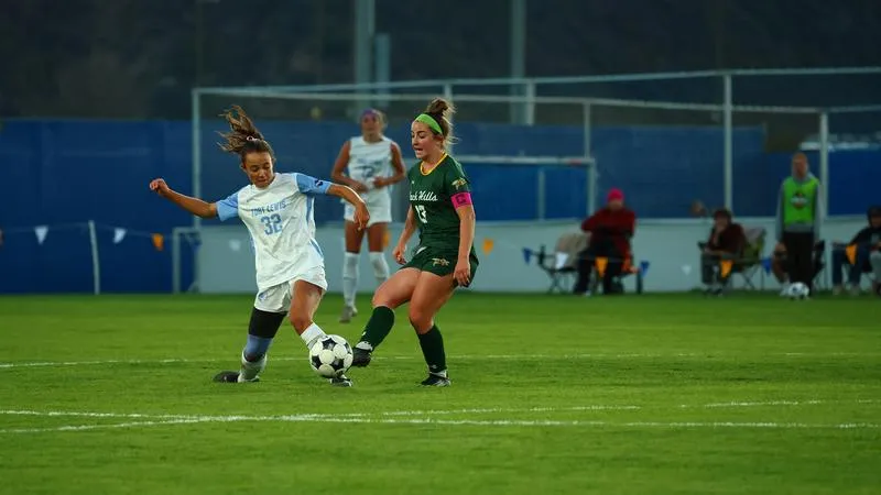 Yellow Jackets Edged by Skyhawks in Tightly Contested RMAC Battle