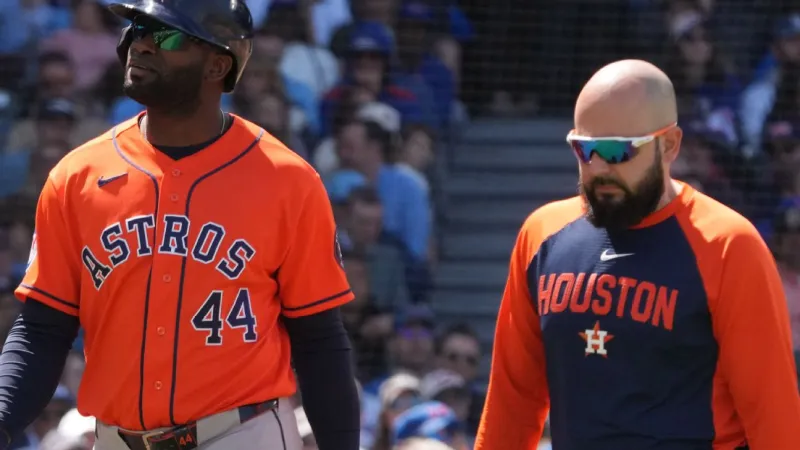 Houston Astros DH Yordan Alvarez exits win with back spasms