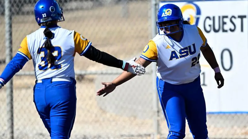 Sifuentes, Trotter Named to NFCA, D2CCA All-American Teams