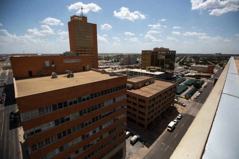 1 dead, 11 victims reported in active Midland shooting; gunman in SWAT standoff, mayor says