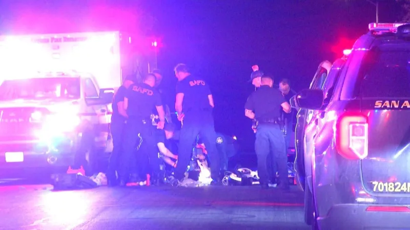 San Antonio teen found in street dies after gunshot wounds discovered at hospital