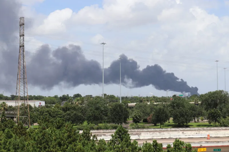 Fire in southeast Houston prompts emergency response