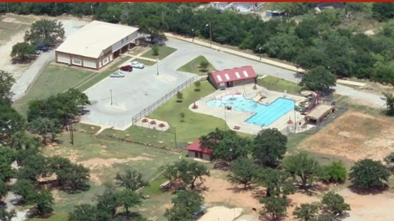 Eastland honors lifeguards, patrons after pool emergency