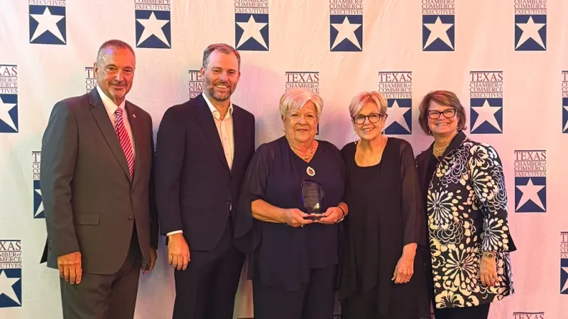 WASHINGTON CO. CHAMBER'S JANE HINZE RECOGNIZED FOR 20 YEARS OF SERVICE