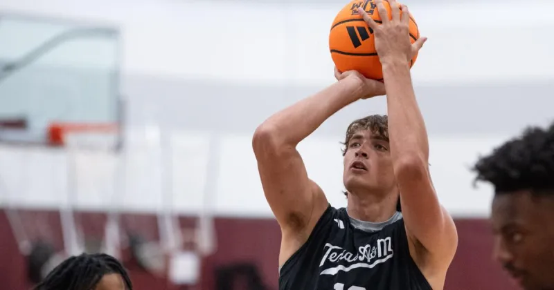 Tennessee transfer Phillips adjusts to Texas A&M