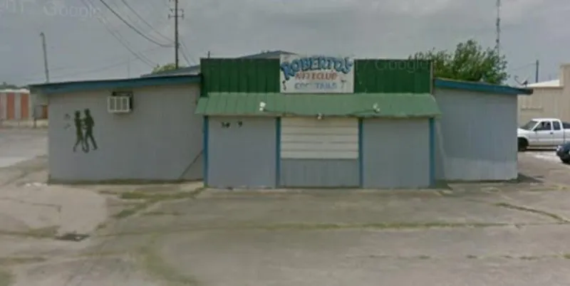 THROWBACK THURSDAY: Roberto's Cocktails in Victoria