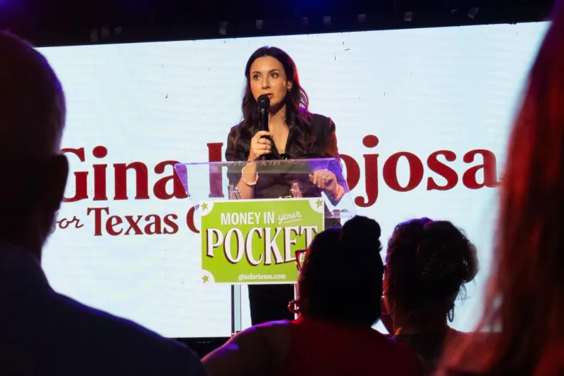 As Texas governor's race tightens, supporters rally behind Hinojosa in San Antonio