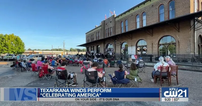 Texarkana Winds performs Celebrating America for Downtown Live