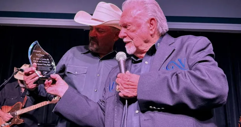 Free - Gene Watson, Moe Bandy wow the crowds in concert at Love Civic Center