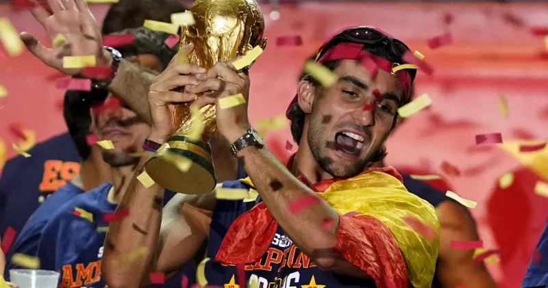 Spain silence Argentina to win World Cup