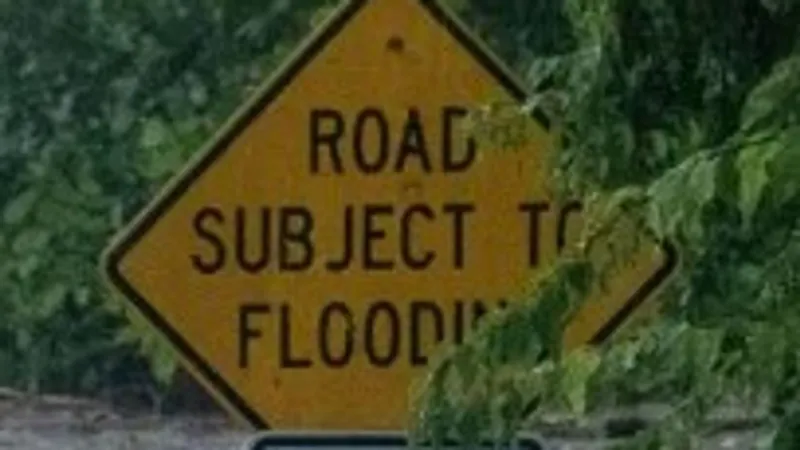 Nolan County closes road 196 over collapse risk