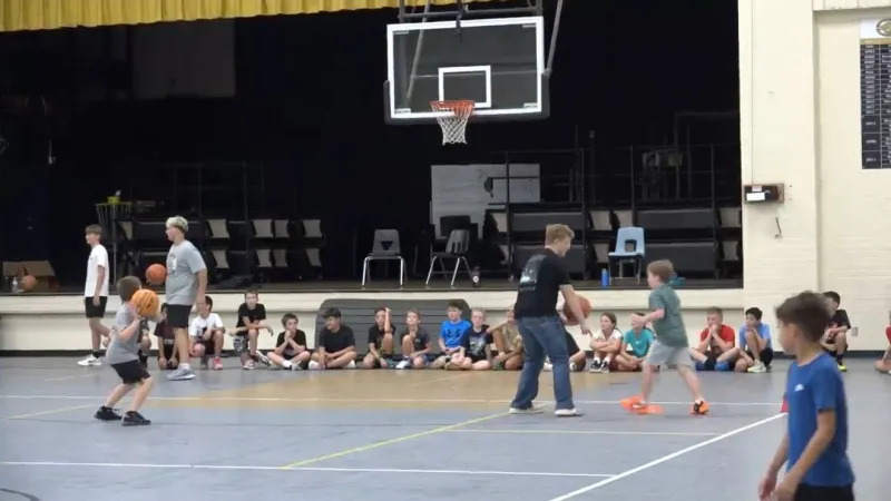 Vidor High basketball camp teaches fundamentals to area kids from third grade up
