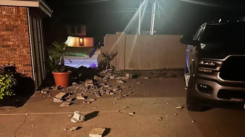 Driver flees after overnight south Abilene crash