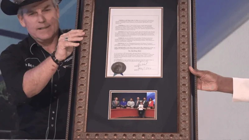 Jim King celebrates 20 Years of stories on "King of the Road"