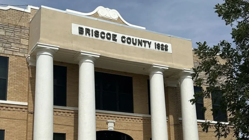 Wind farm revenue gap prompts Briscoe County to consider abatements for data center plan