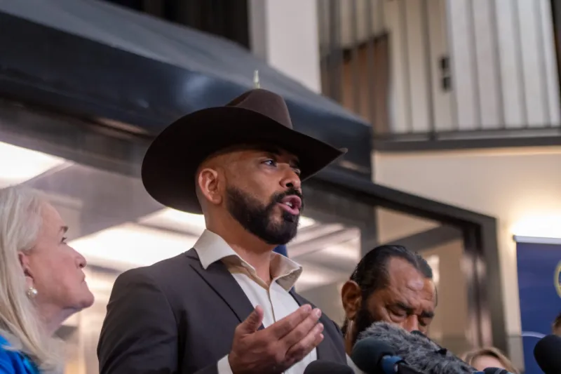 Lawyer for 2 witnesses in Houston ICE shooting faces malpractice suit over man's deportation