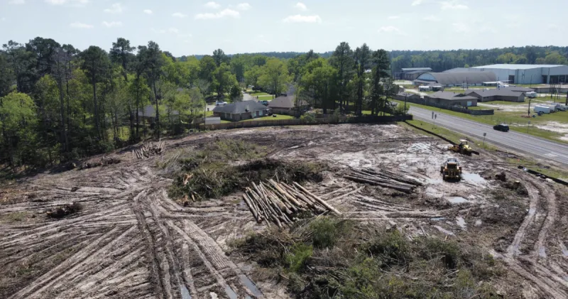 RaceTrac challenges Crown Colony's right to enforce deed restrictions