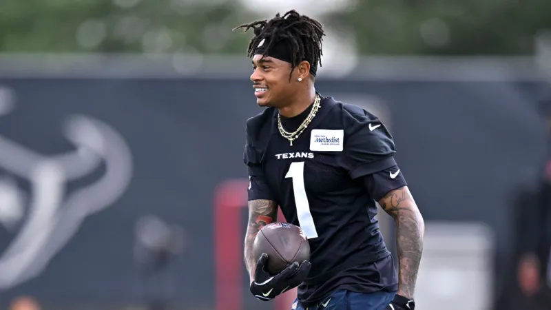 Texans WR Tank Dell returns to practice after missing season