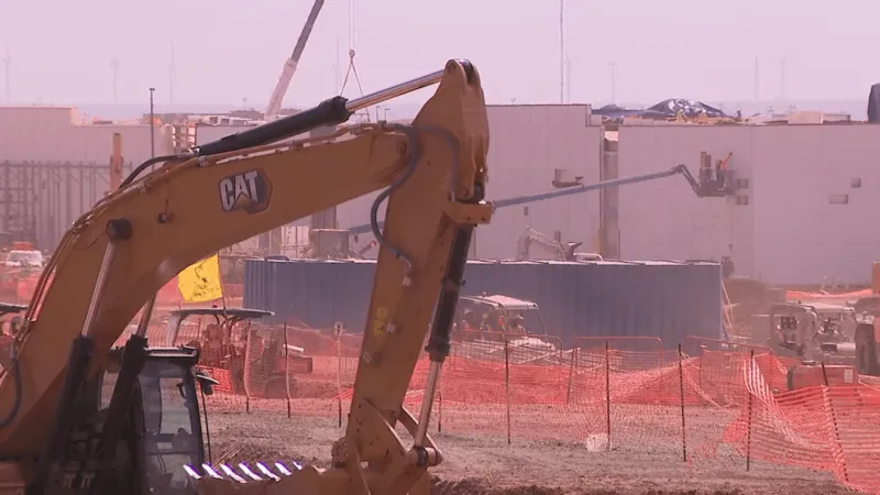 'It's a little too late': Gov. Abbott pauses new data center projects statewide