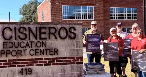 Ten Commandments posters donated to Lockhart ISD