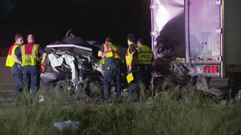 LIVE ON THE SCENE: Crash involving 18-wheeler shuts down southbound I-35 at Southcross