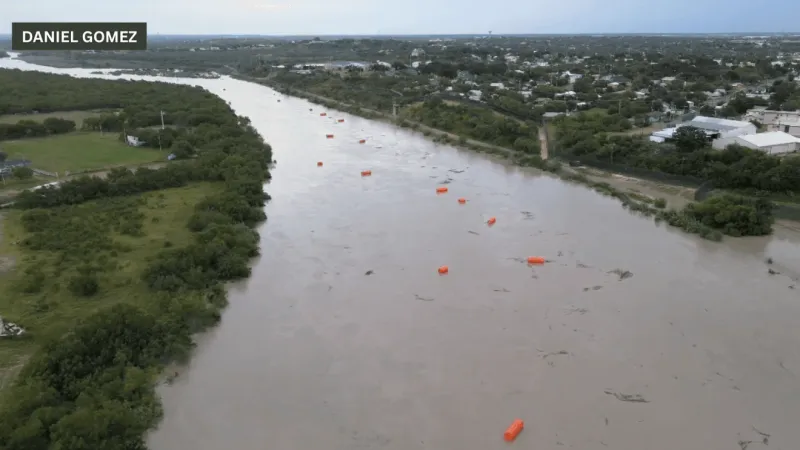 Buoy retrieval halts bridge traffic, causing delays topping 500 minutes at Laredo port