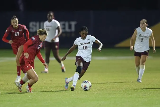 Alormenu Named United Soccer Coaches Midfielder to Watch