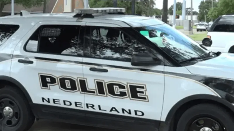 Overnight crime wave: Same armed suspects in stolen vehicles rob three businesses