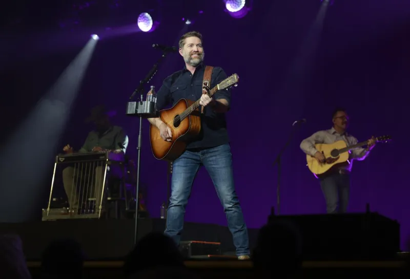 Josh Turner Brings This Country Music Thing Tour To Lawton