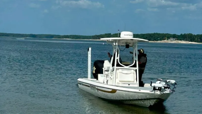 Tragedy at Lake Sam Rayburn: Search resumes for missing swimmer, wife rescued