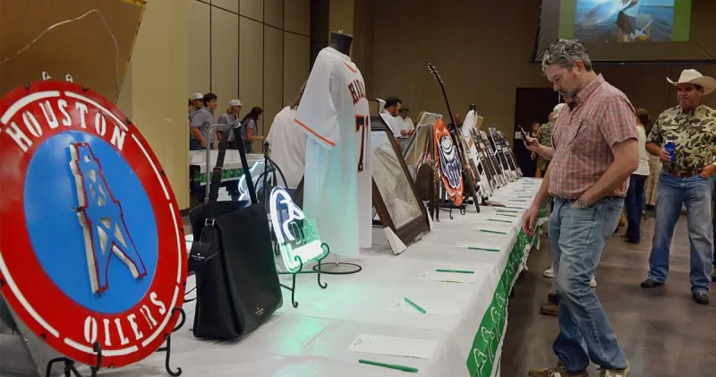 Banquet raises funds for habitat conservation