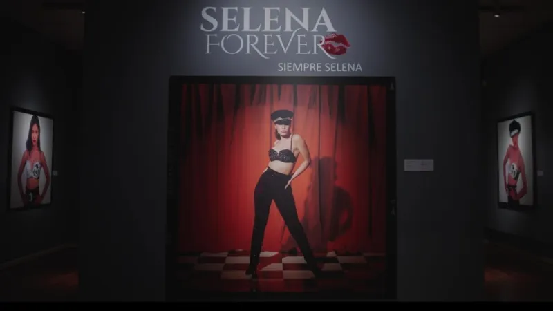 'Selena Forever' celebrates an enduring legacy through John Dyer's lens