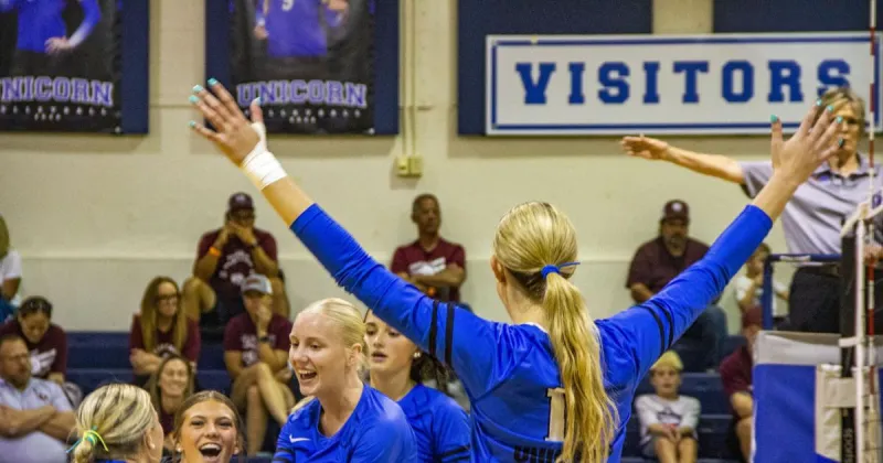 New Braunfels goes 3-0 on Day 1 of Fraulein Volleyfest, Canyon adds wins, Long Creek looks to rebound