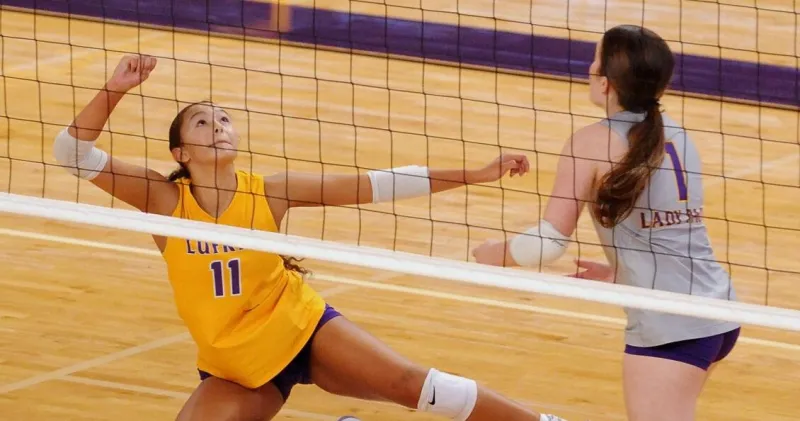 Lady Panthers go 2-1 on first day of tournament
