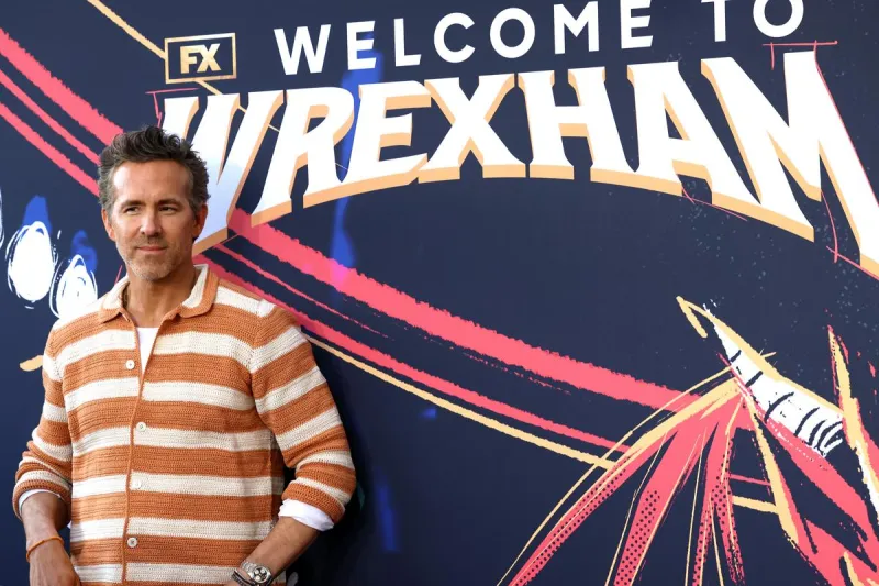 Ryan Reynolds Reacts as Texas Couple Leaves for Wrexham
