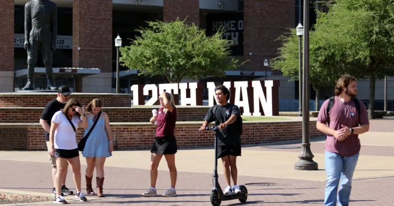 They're back! Aggies return for first day of classes