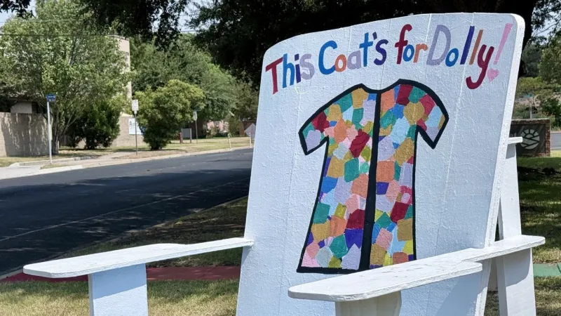 Austin remembers Dolly Parton with colorful tribute, memories of ACL performance