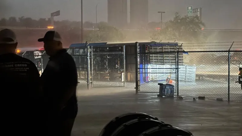 Thunderstorms with gusty winds, heavy rain and flash flooding move through San Antonio