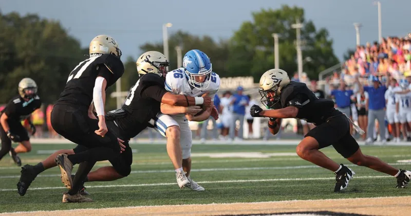 New Braunfels Unicorns weather delay, defeat Seguin 38-7 for 14th straight Guadalupe Bowl win