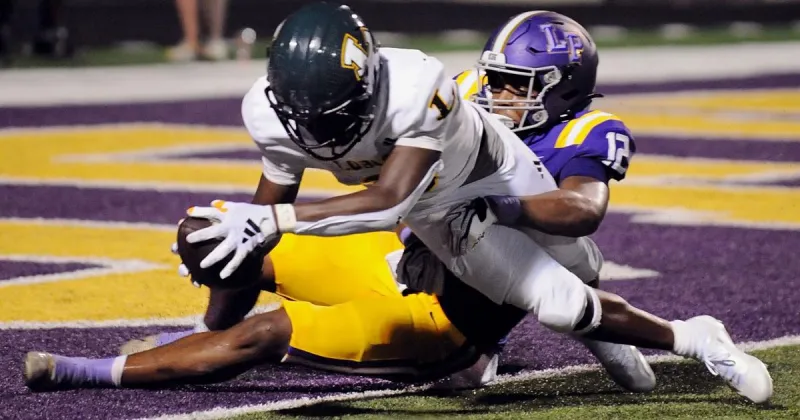 Longview takes control early, beats Panthers 59-7