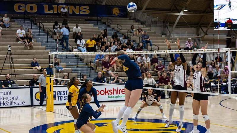 Southern Illinois downs Lion Volleyball in four