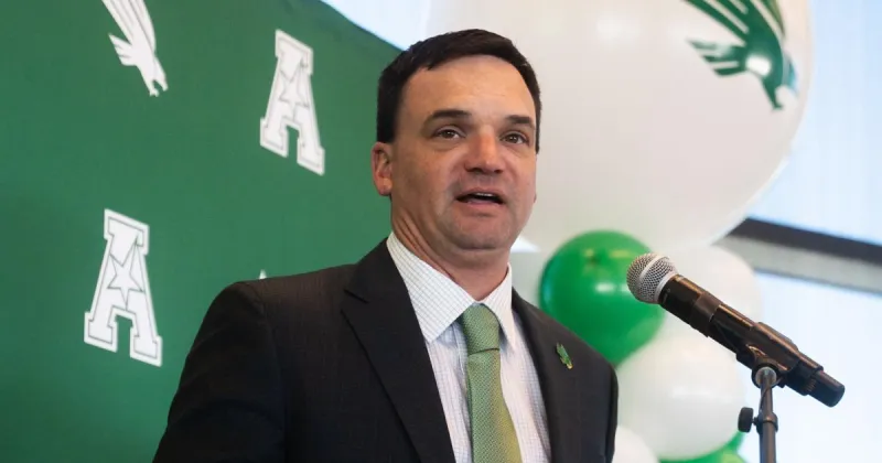Brett Vito: UNT will soon kick off its first season under Neal Brown. Here's how we think it'll turn out