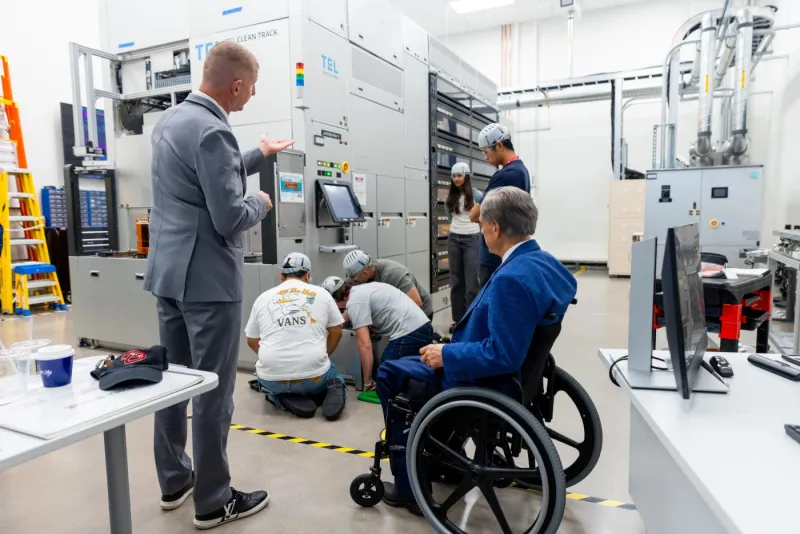 Governor Abbott Leads Roundtable At TEL Texas Training And R&D Center