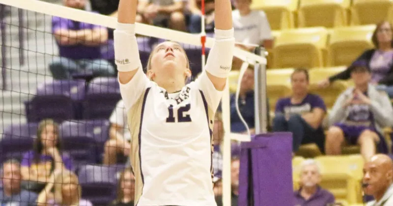 Navarro volleyball ends Goliad tournament, 4-1