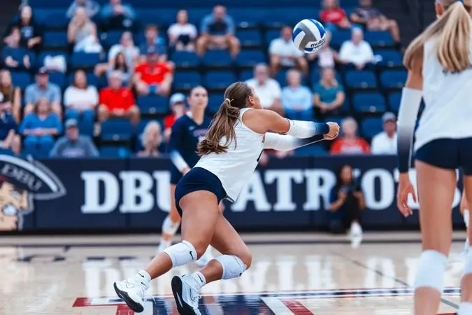 Volleyball Heads West for San Diego Invitational