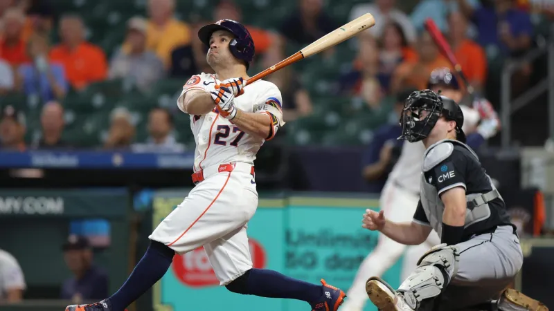 Astros beat the White Sox 6-2 as Jose Altuve homers and Daulton Var...
