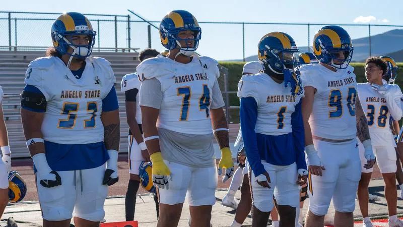 Late Rally Falls Short as Football Falls to No. 11 Western Colorado
