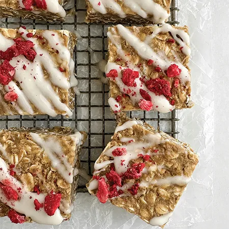 Grab-and-Go peanut butter and jelly oat bars for busy school days