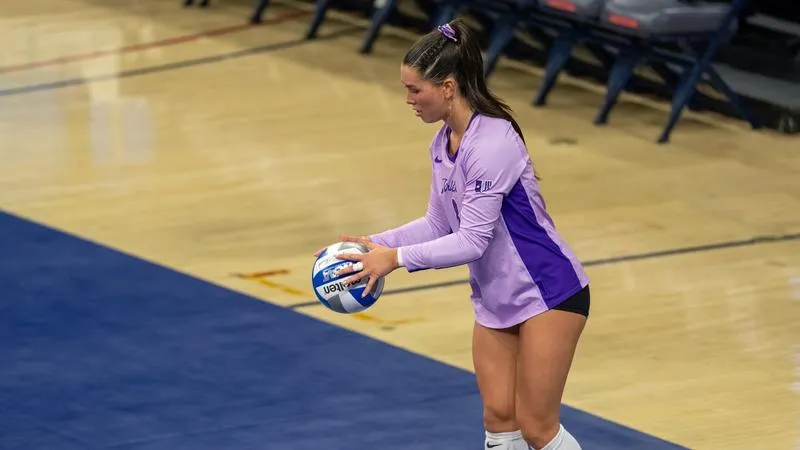 Roadrunners defeat Tarleton State Volleyball in UTSA Invitational